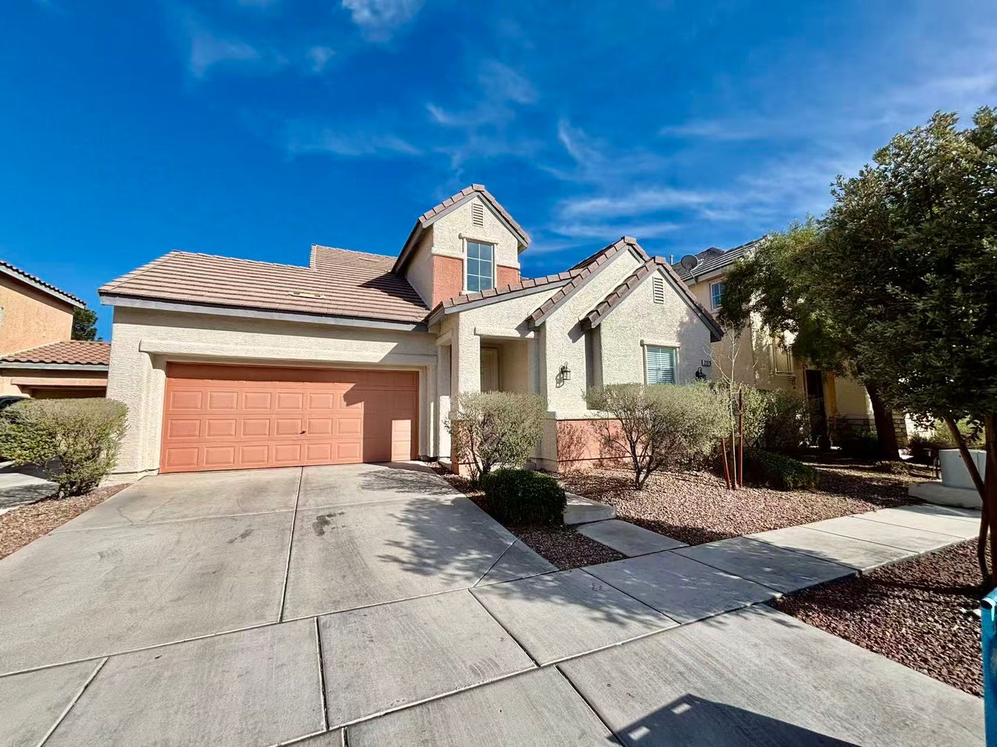 Las Vegas House: 2376 Summer Home St