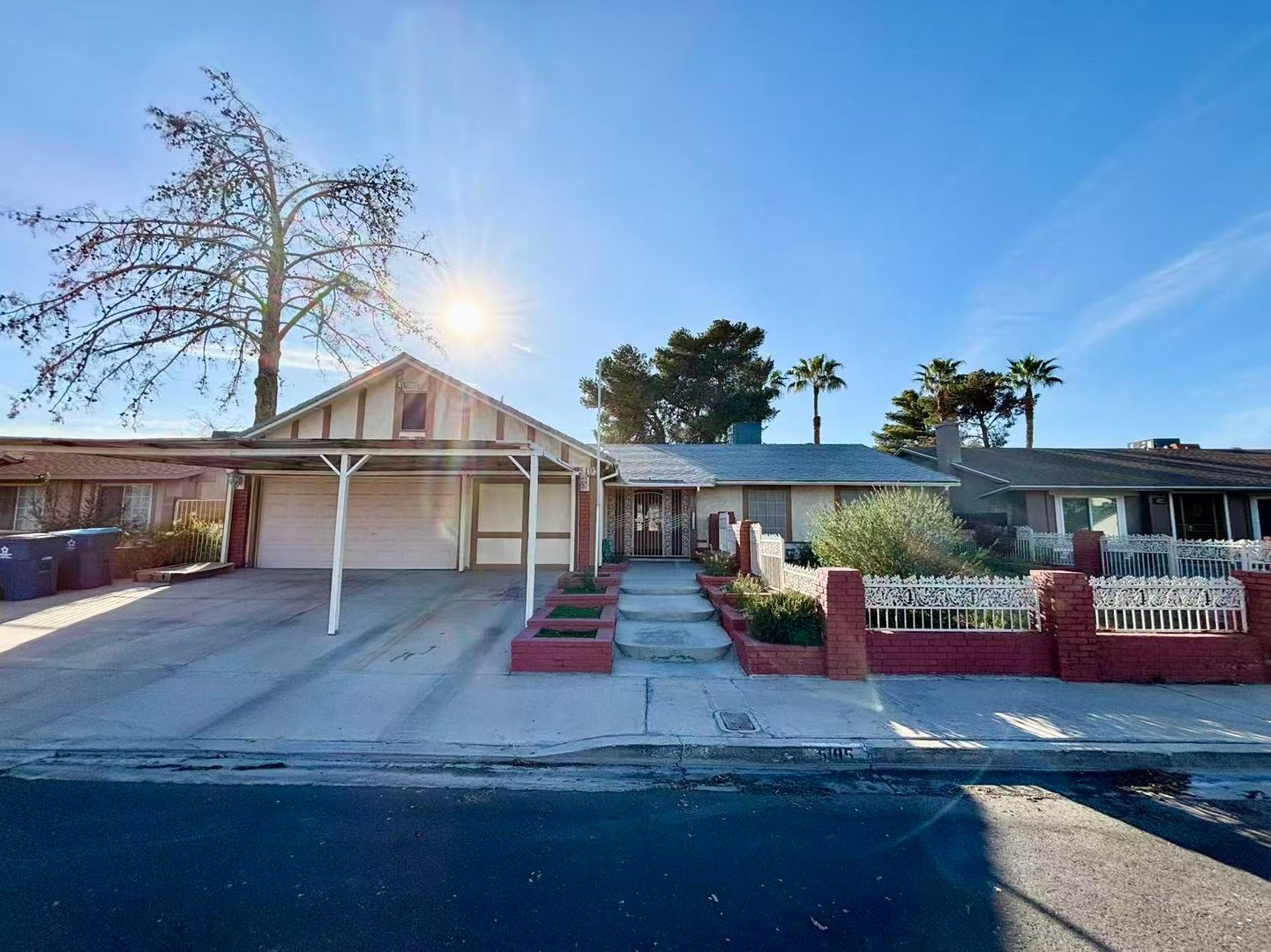 Las Vegas House: 5195 Sepulveda Blvd