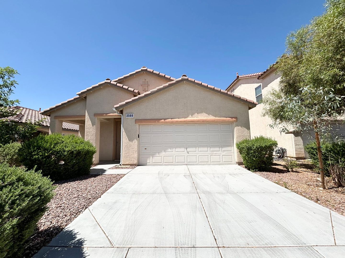 Las Vegas House: 3566 Famiglia Dr
