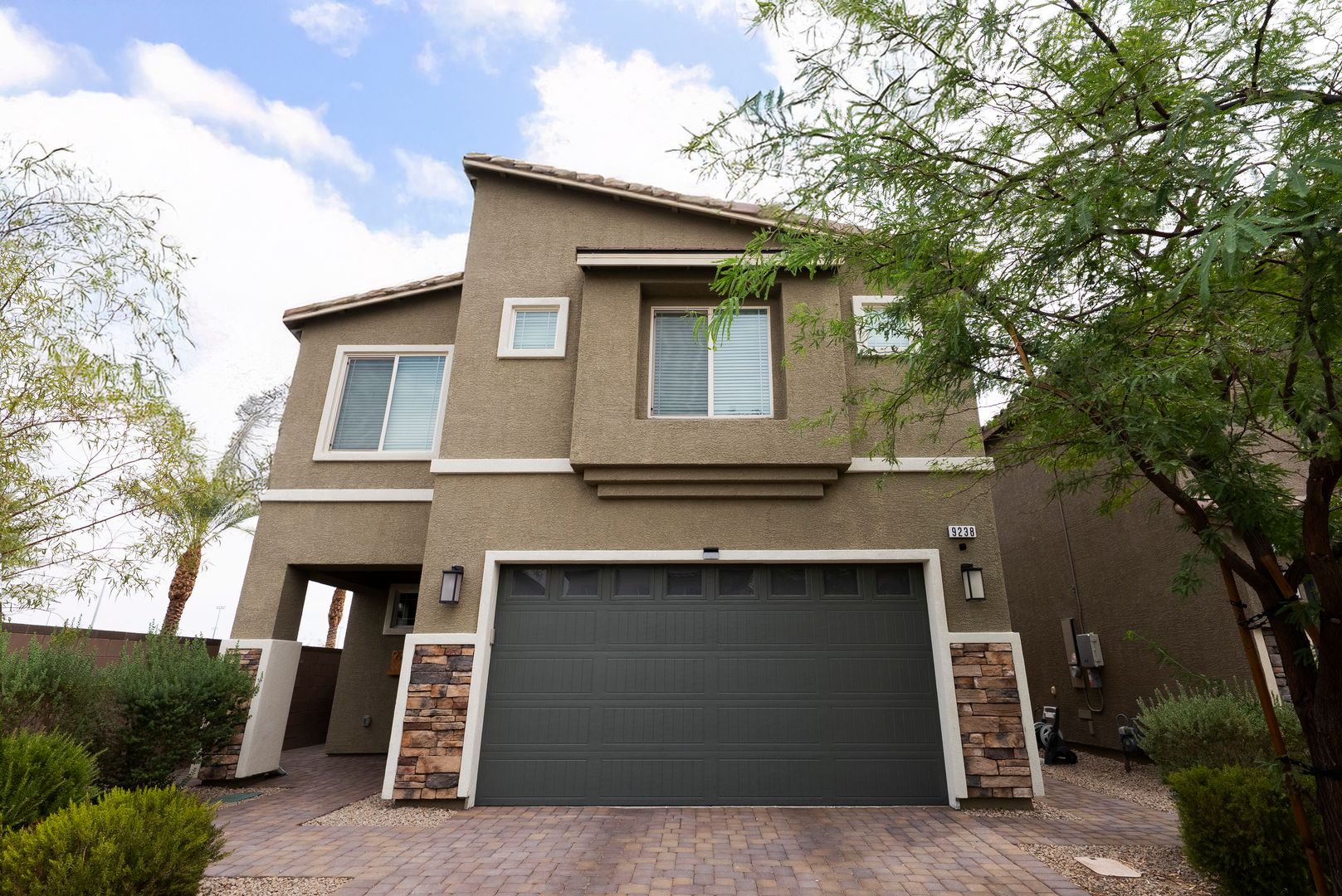 Las Vegas House: 9238 Bluemist Falls St