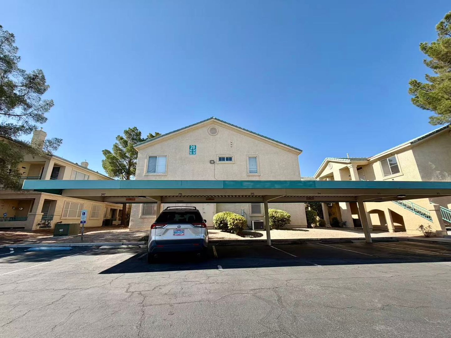 Las Vegas House: 5155 W Tropicana Ave B20 #1045
