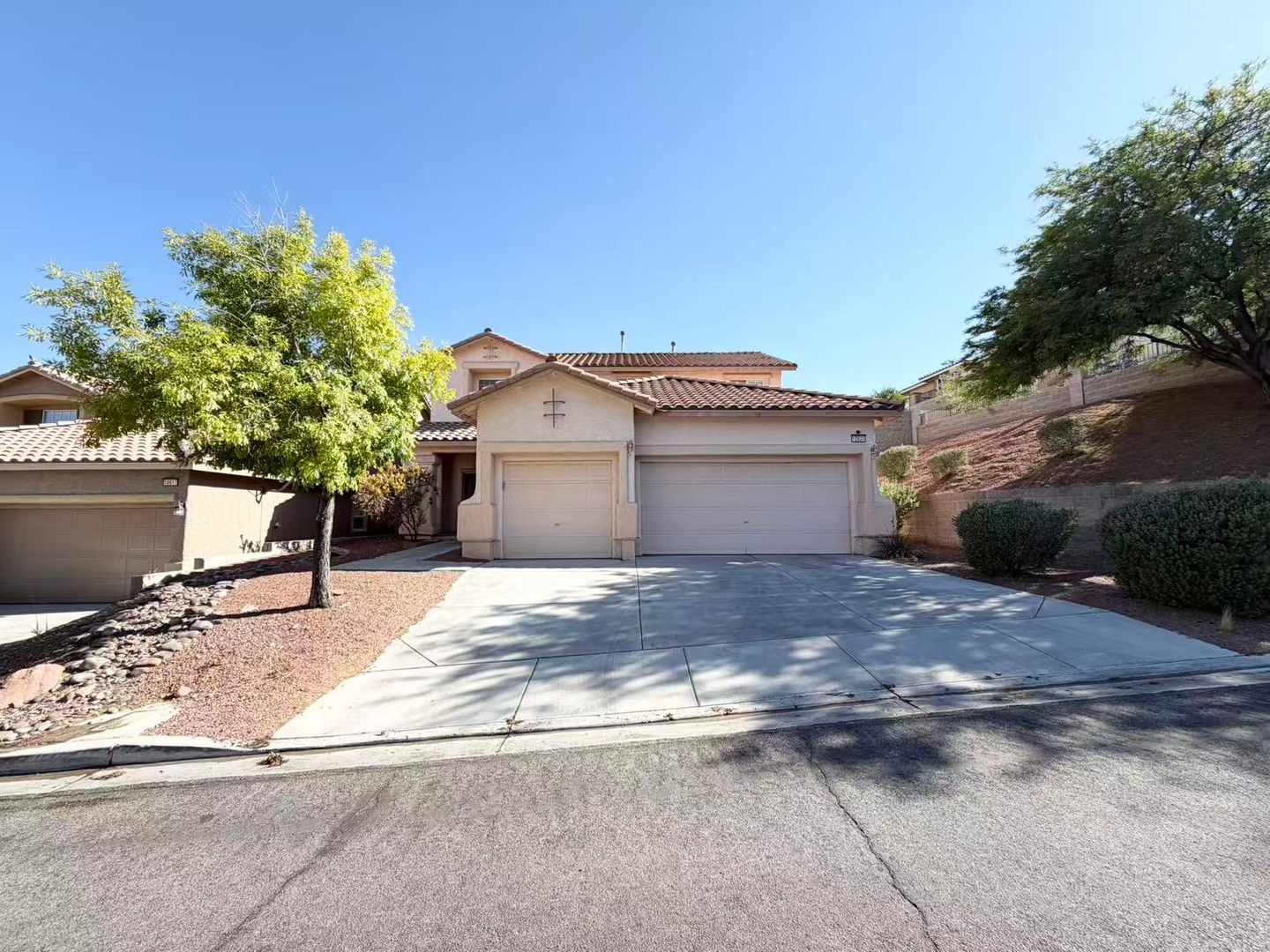 Las Vegas House: 10621 Olivebranch Ave