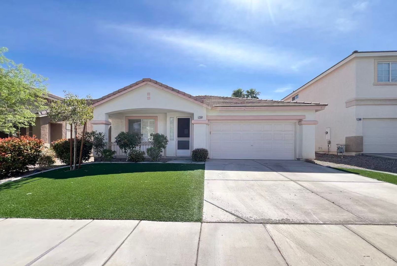 Henderson House: 2559 Williamsburg St