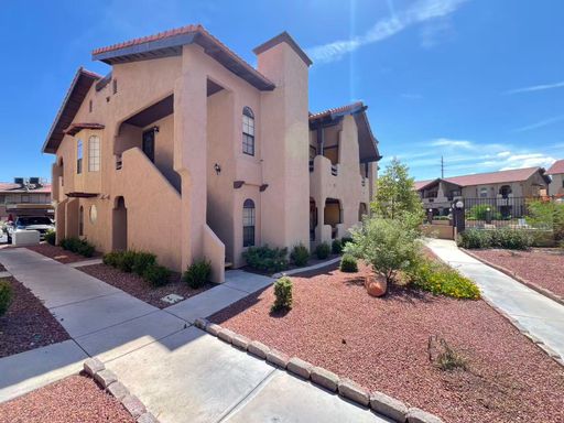 Cozy condo with 2 bedrooms and 2 bathroom – photo 1