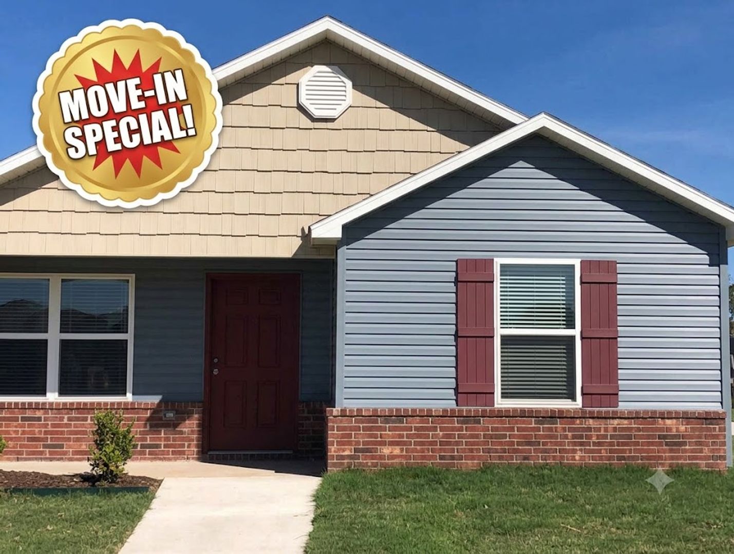 Fayetteville House: 5002 W Claxton Cir