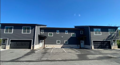 Newly Constructed Townhome! – photo 1