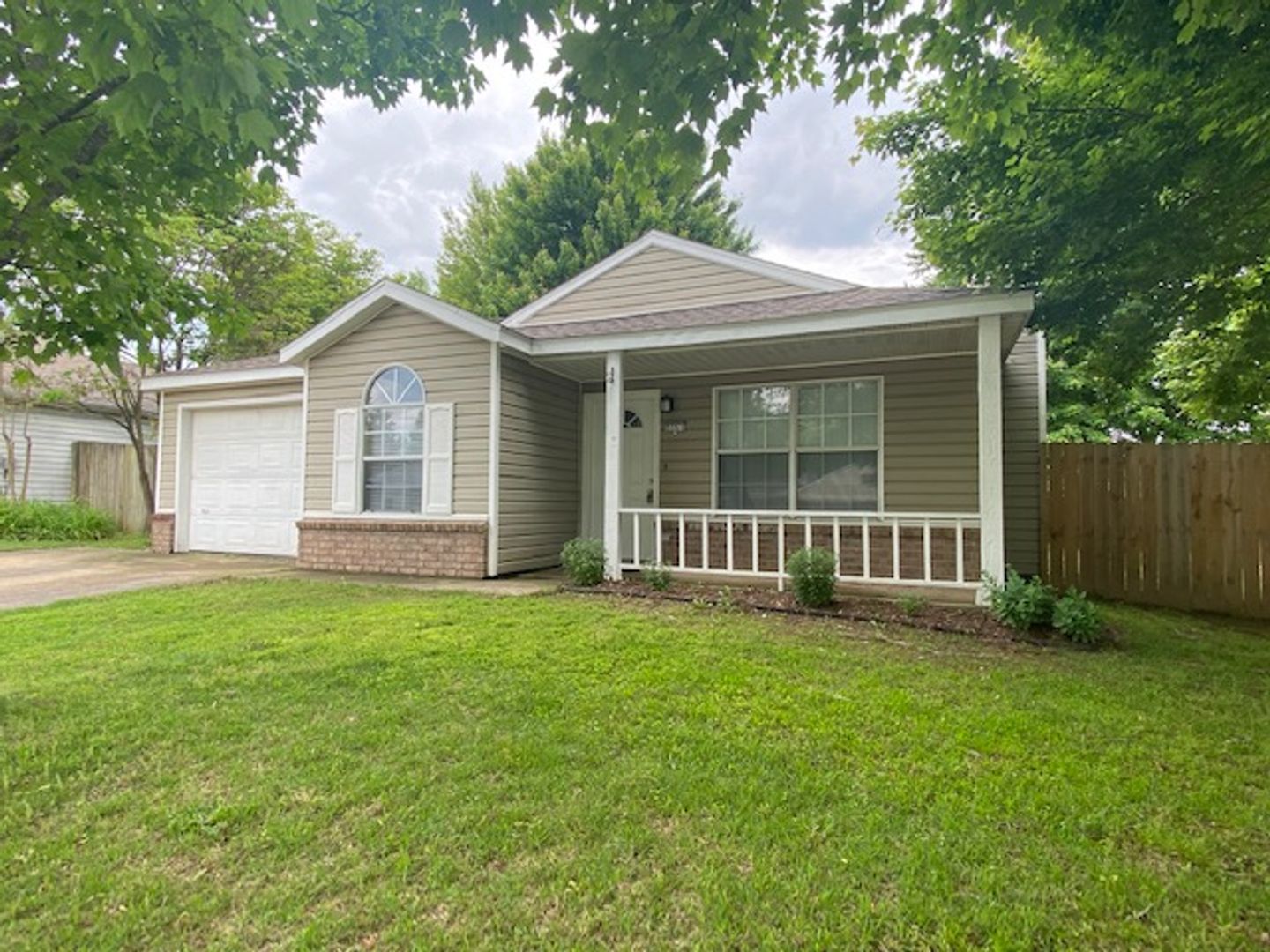 Fayetteville House: 3251 W Woodfield Way