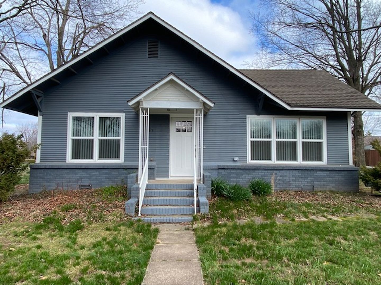 Bentonville House: 602 Jefferson St