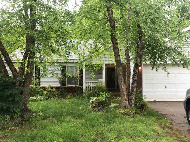 Fayetteville House: 3194 Parkway Dr