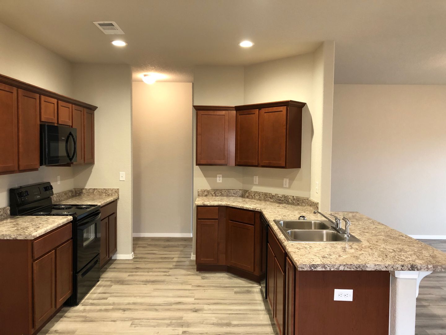 Siloam Springs House: 603 Fitchberg