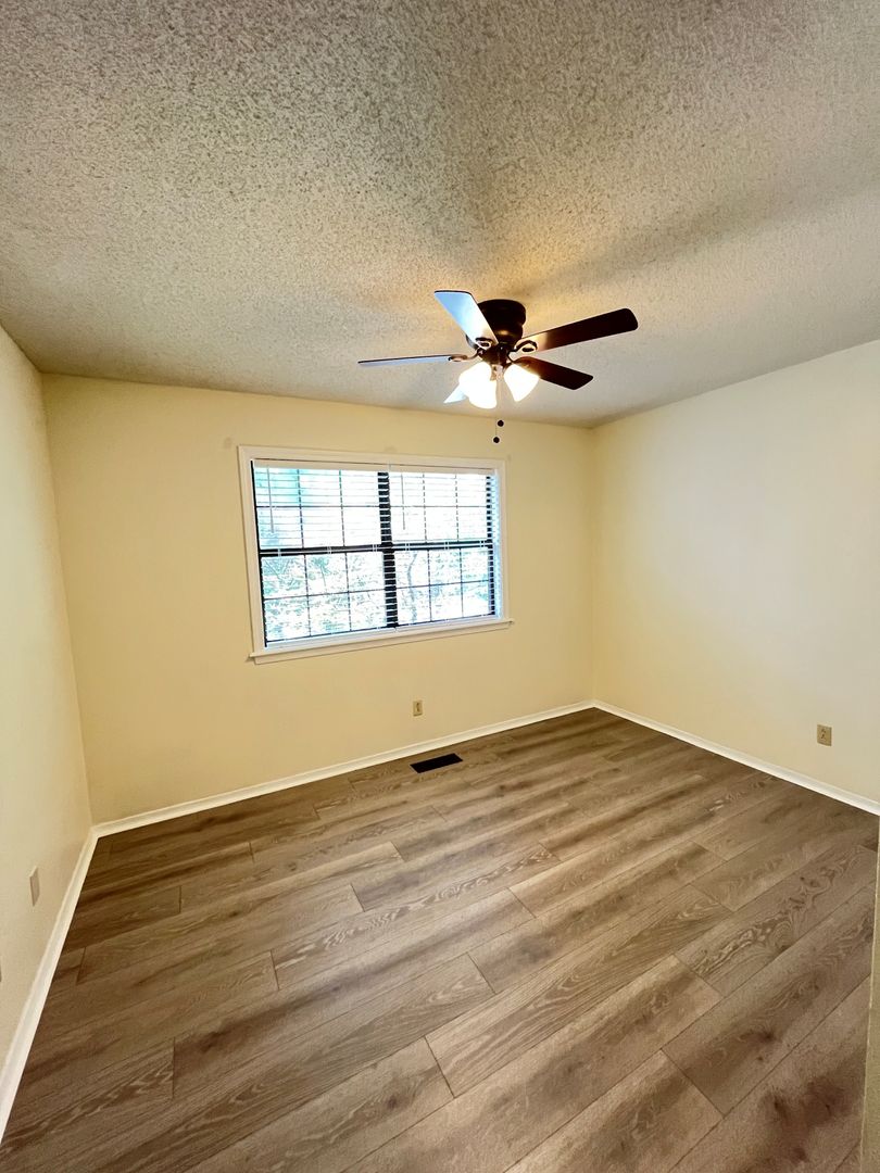 2498 Jane Cir 2 of 11