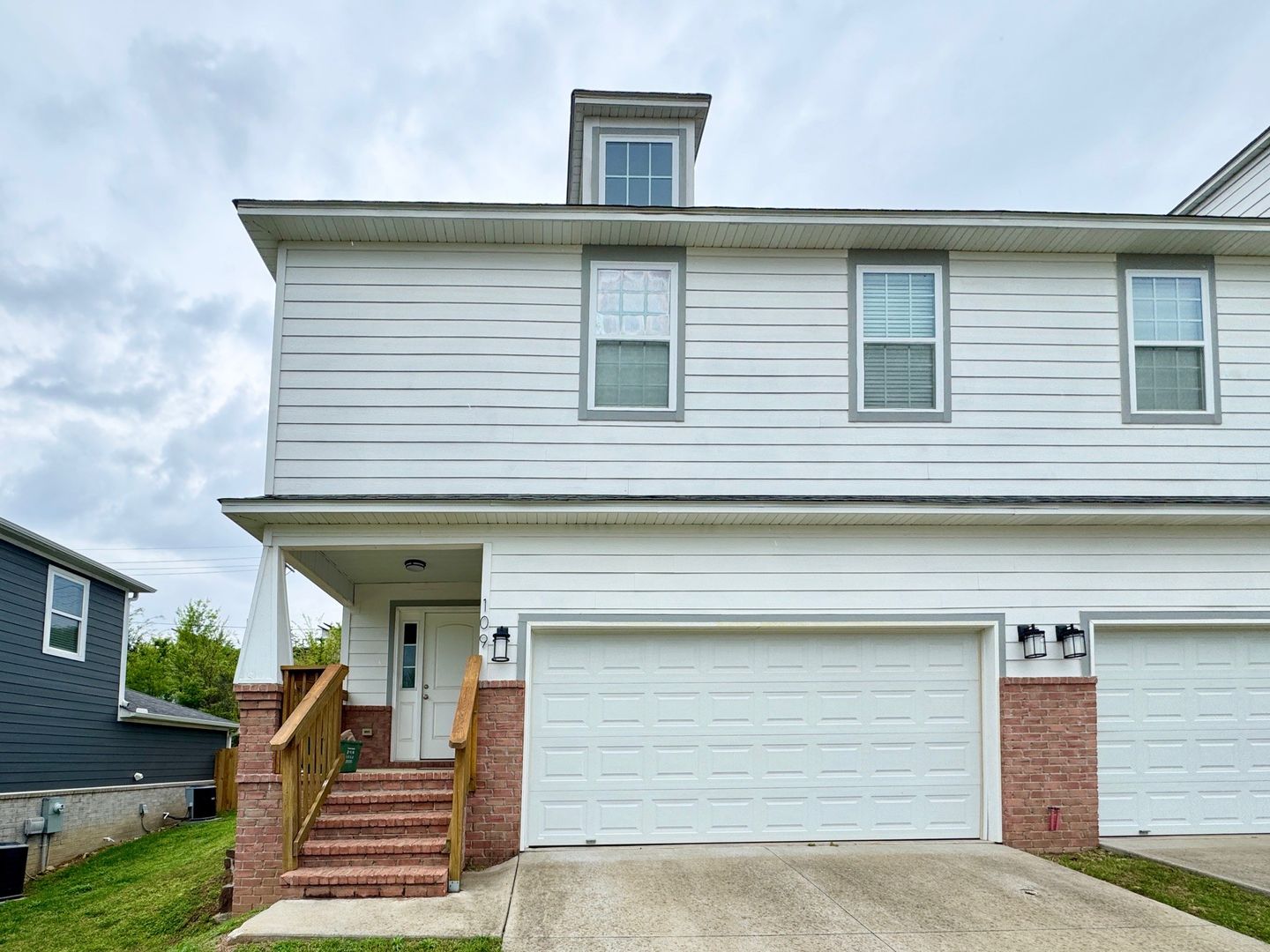 Fayetteville House: 109 Pinyon Pt