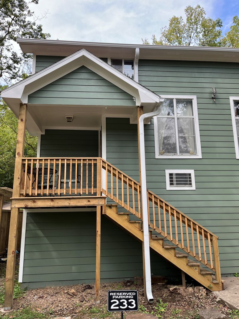 Fayetteville House: 233 Gregg St