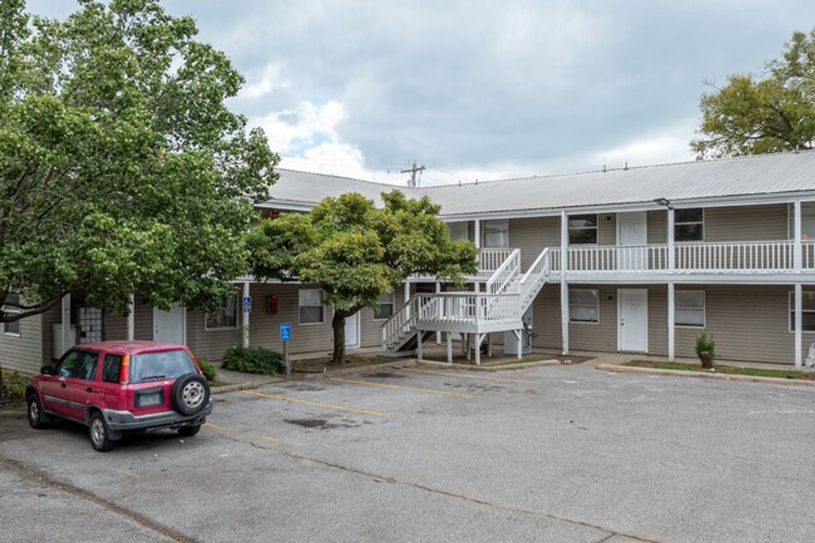 Fayetteville Apartment: 1701 N Lewis Ave