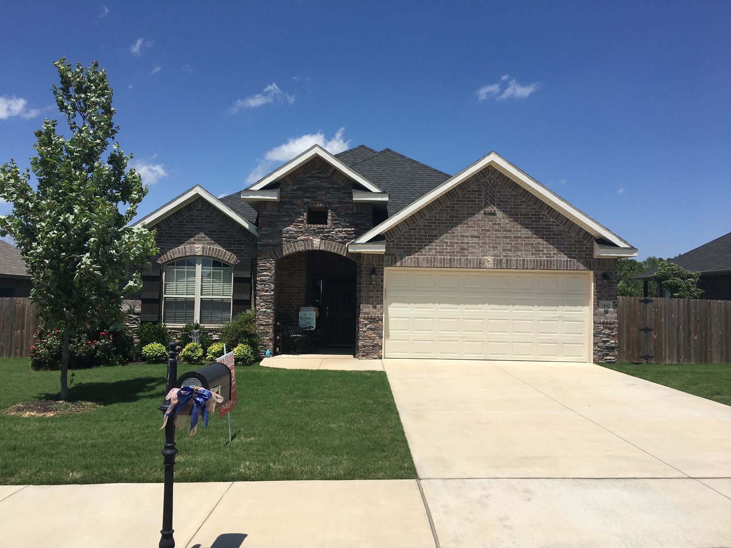 Cave Springs House: 1430 Gooseneck Ln