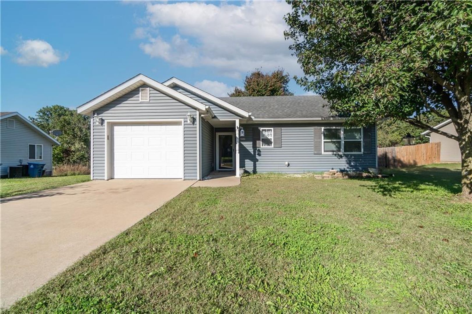 Pea ridge House: 2551 Turner way