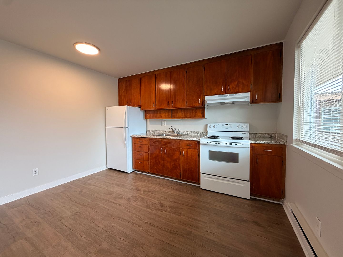 Edmonds Apartment: 21323 80th Ave W