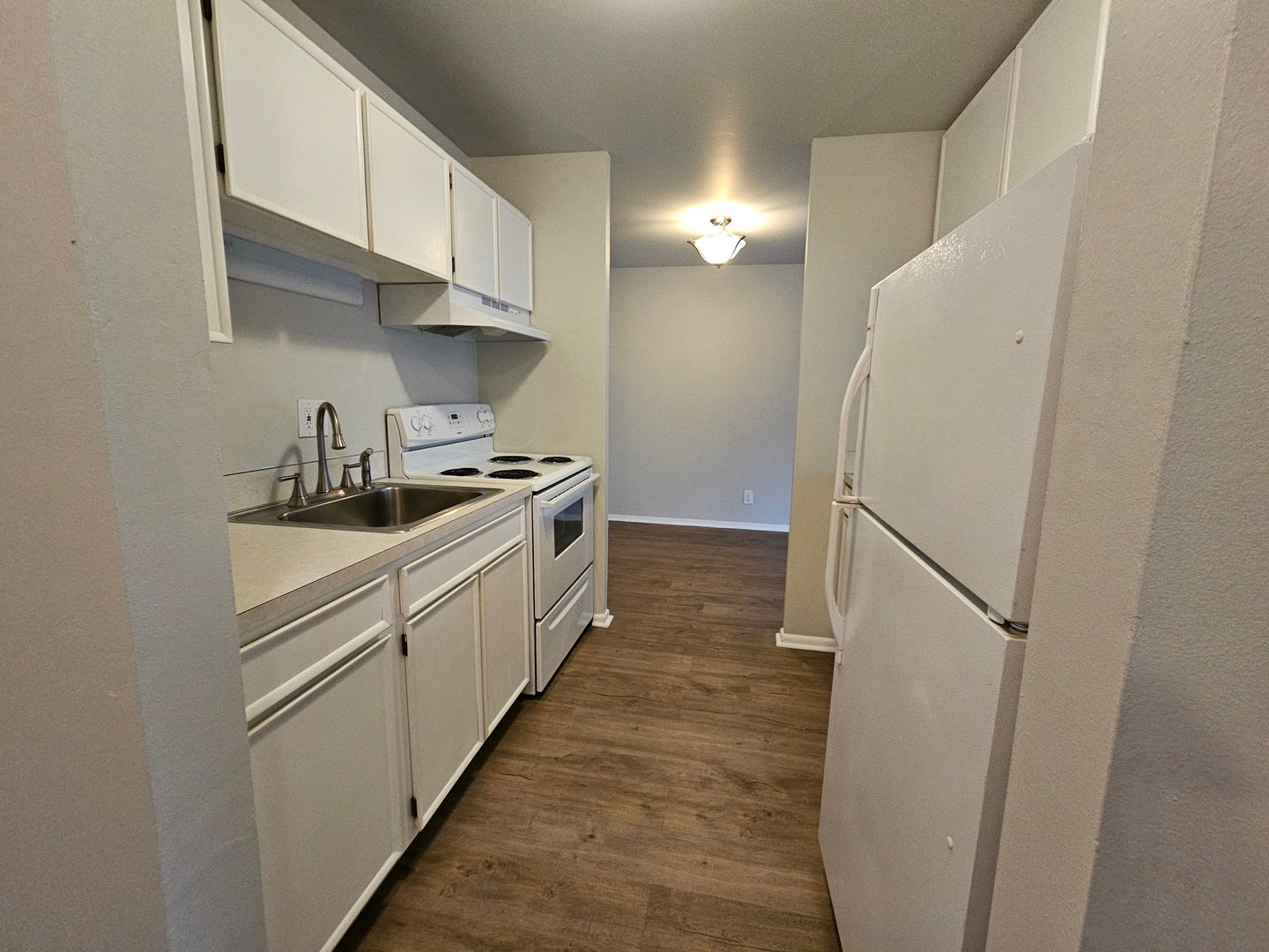 Seattle Apartment: 5209 Russell Ave NW