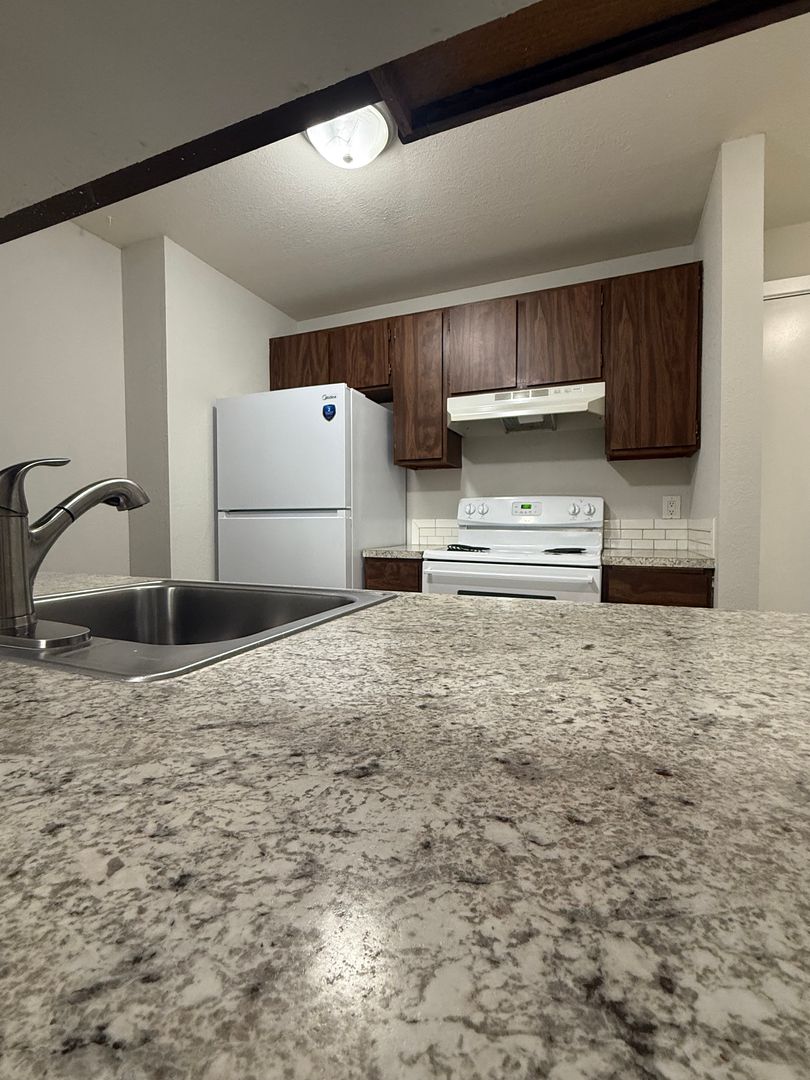 Seattle Apartment: 12509 35th Ave NE