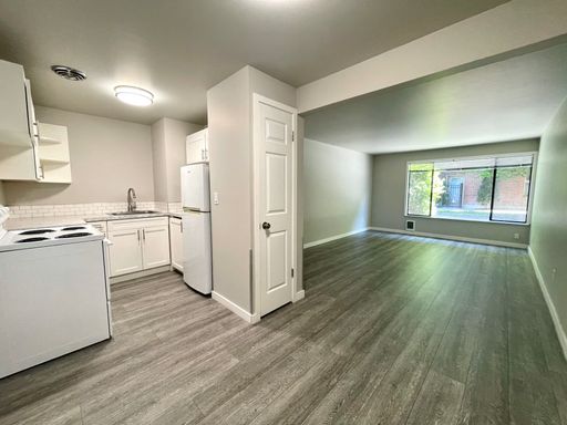 Recently Updated - Large 1 Bd / 1 Ba. – photo 1