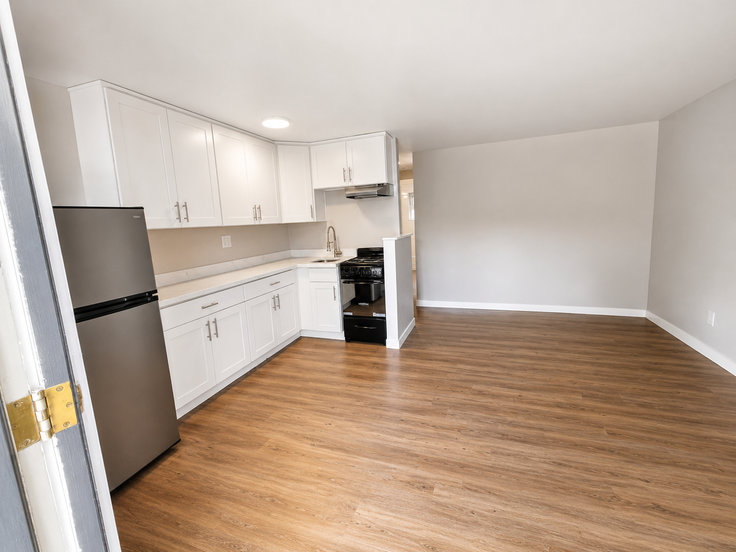 Seattle Apartment: 320 Valley St