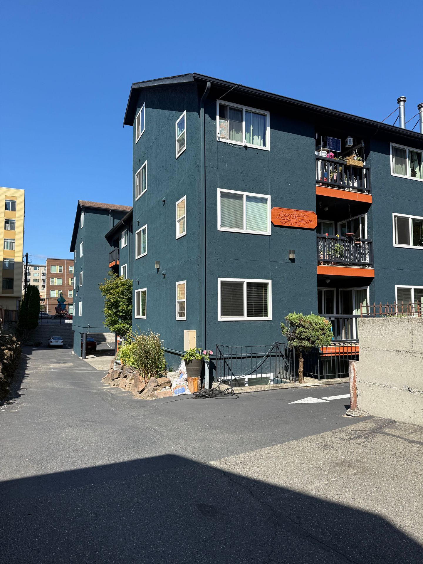 Seattle Apartment: 12509 35th Ave NE