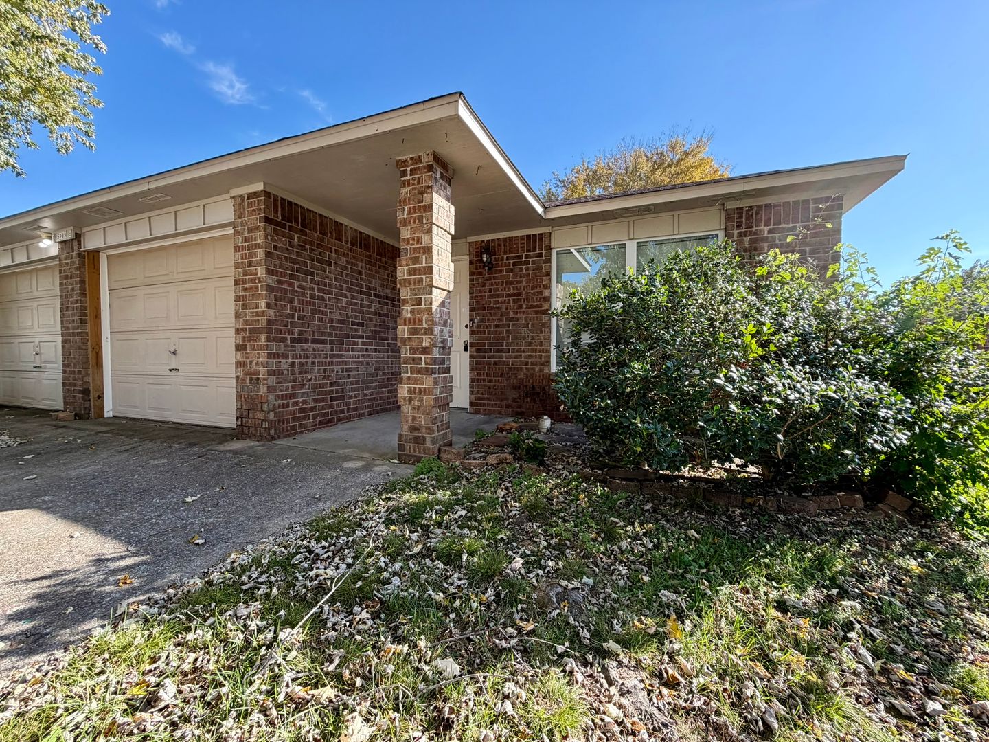 Fayetteville House: 5905 B Sara