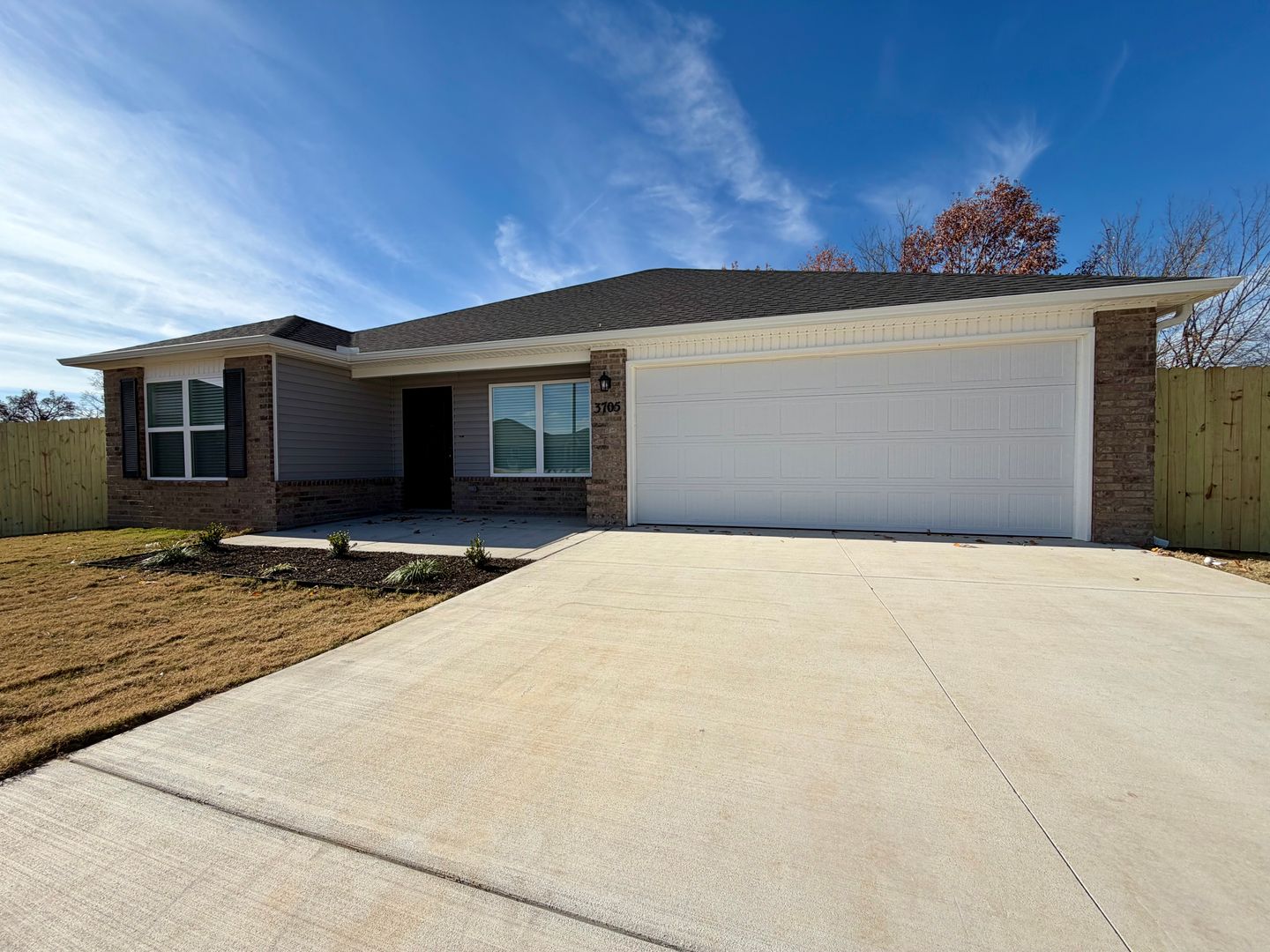 Siloam Springs House: 3705 N. Carmine Drive