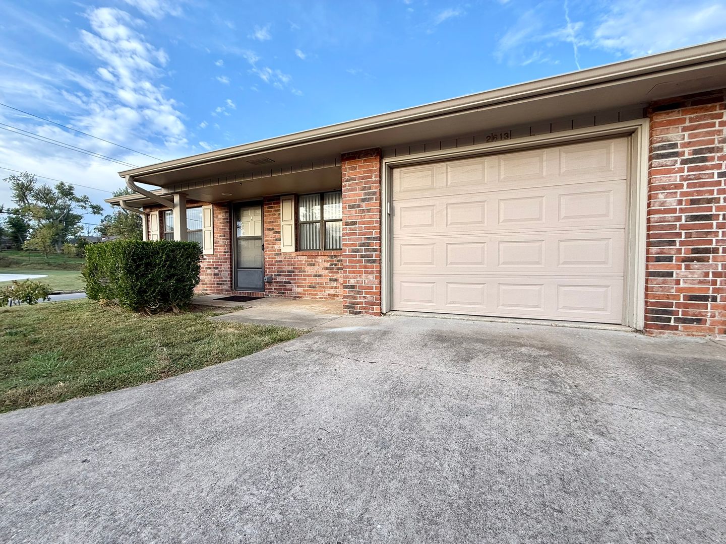 Rogers House: 2613 W. Oak Street