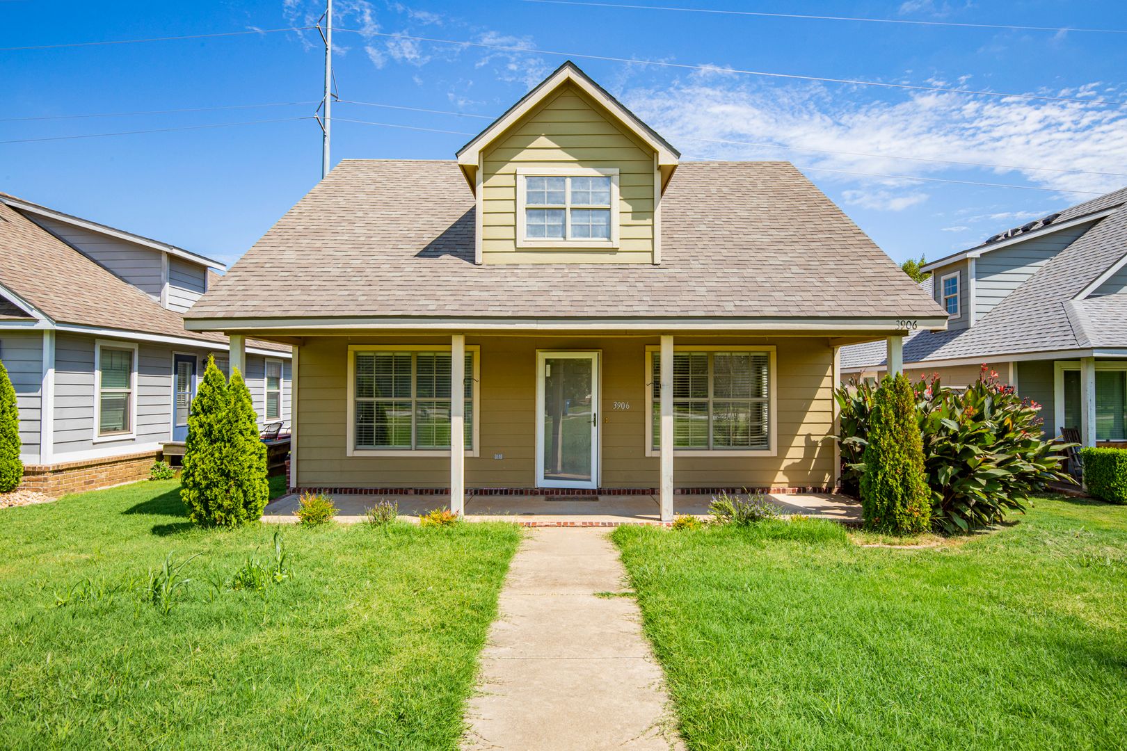 Bentonville House: 3906 SW Gibson Avenue