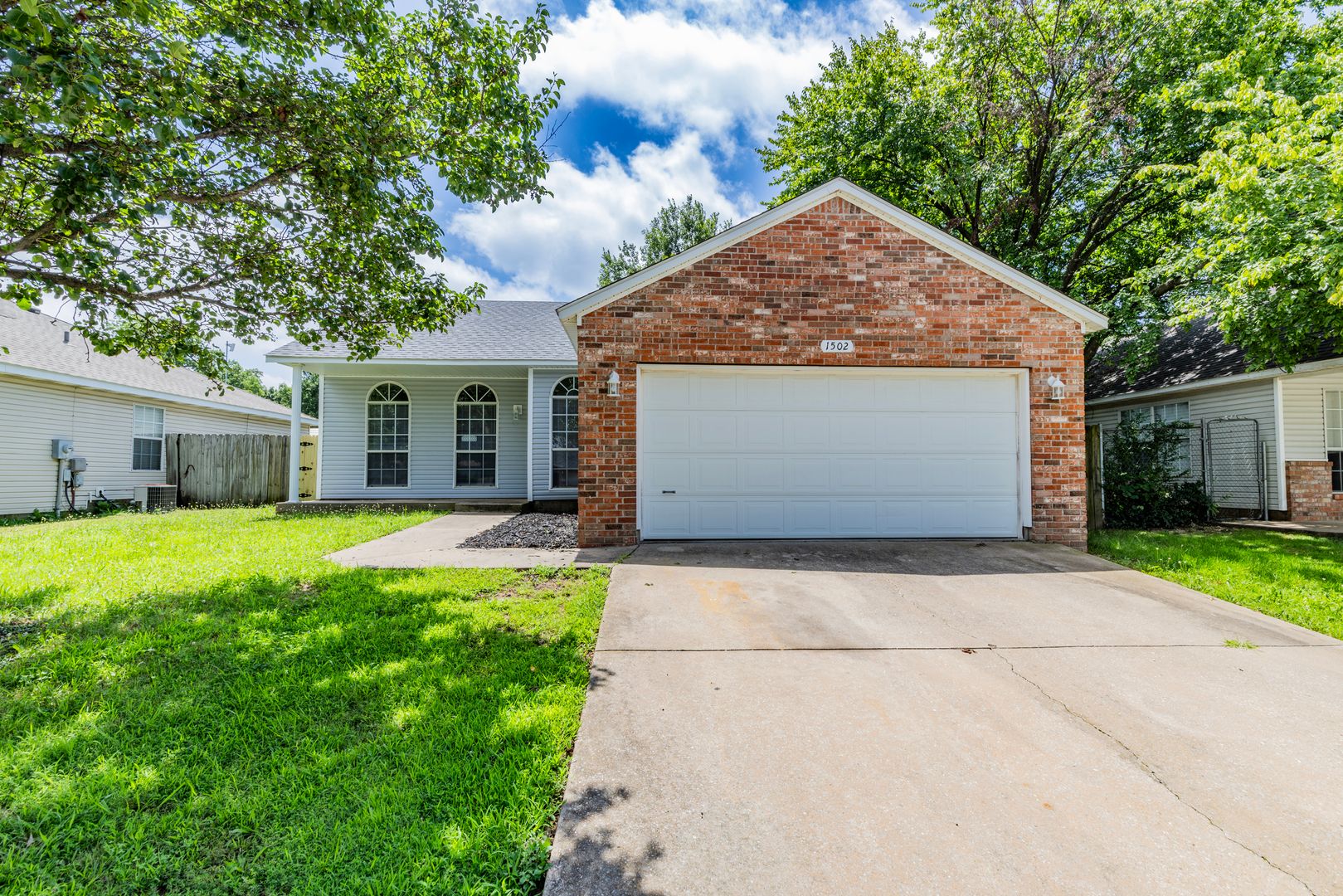 Bentonville House: 1502 Cresent Street