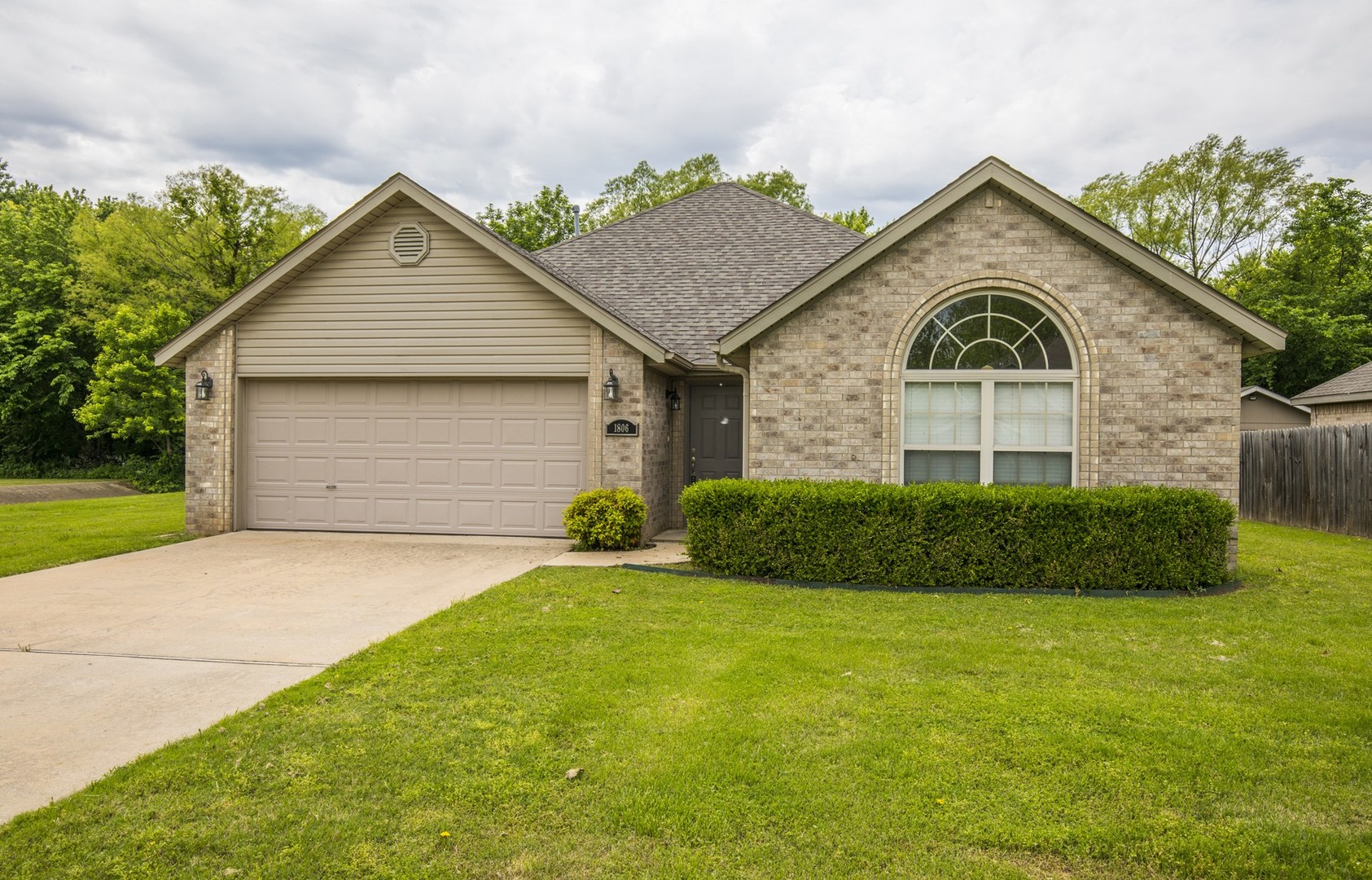 Bentonville House: 1806 SW E Street