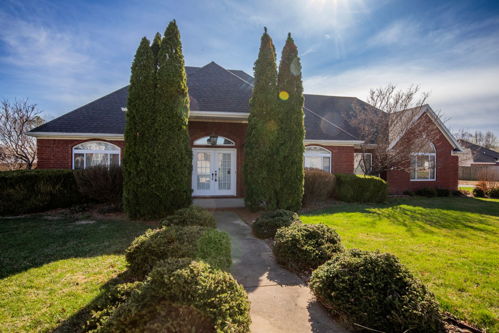 Bentonville House: 115 NW Orchard Way