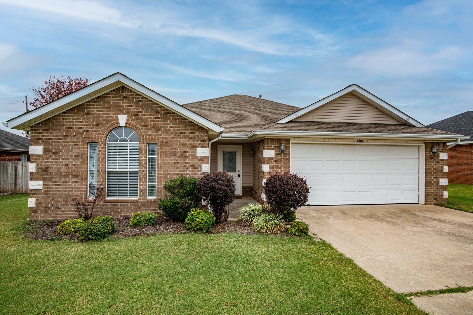 Bentonville House: 1604 SW Thorton Street