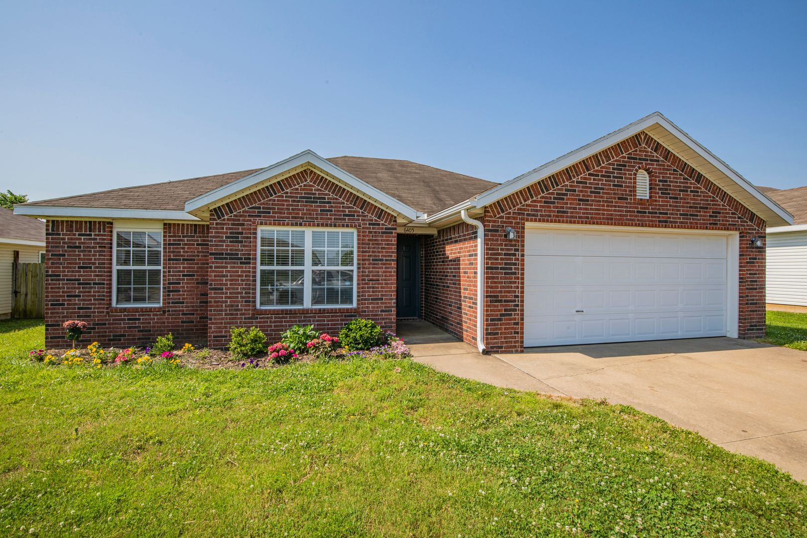 Bentonville House: 6405 SW Meadow Well Avenue