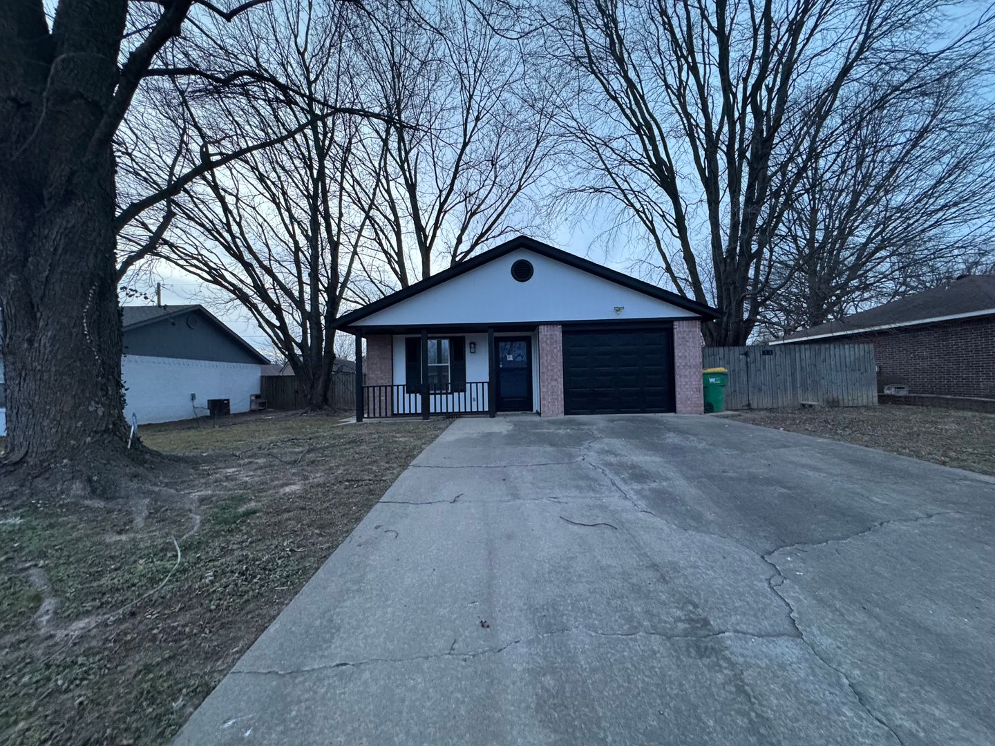 Centerton House: 303 Southland Street