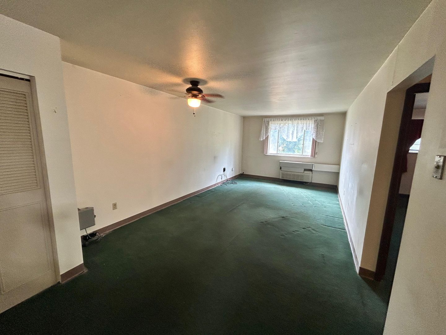 Pittsburgh Apartment: 339 Regis Avenue