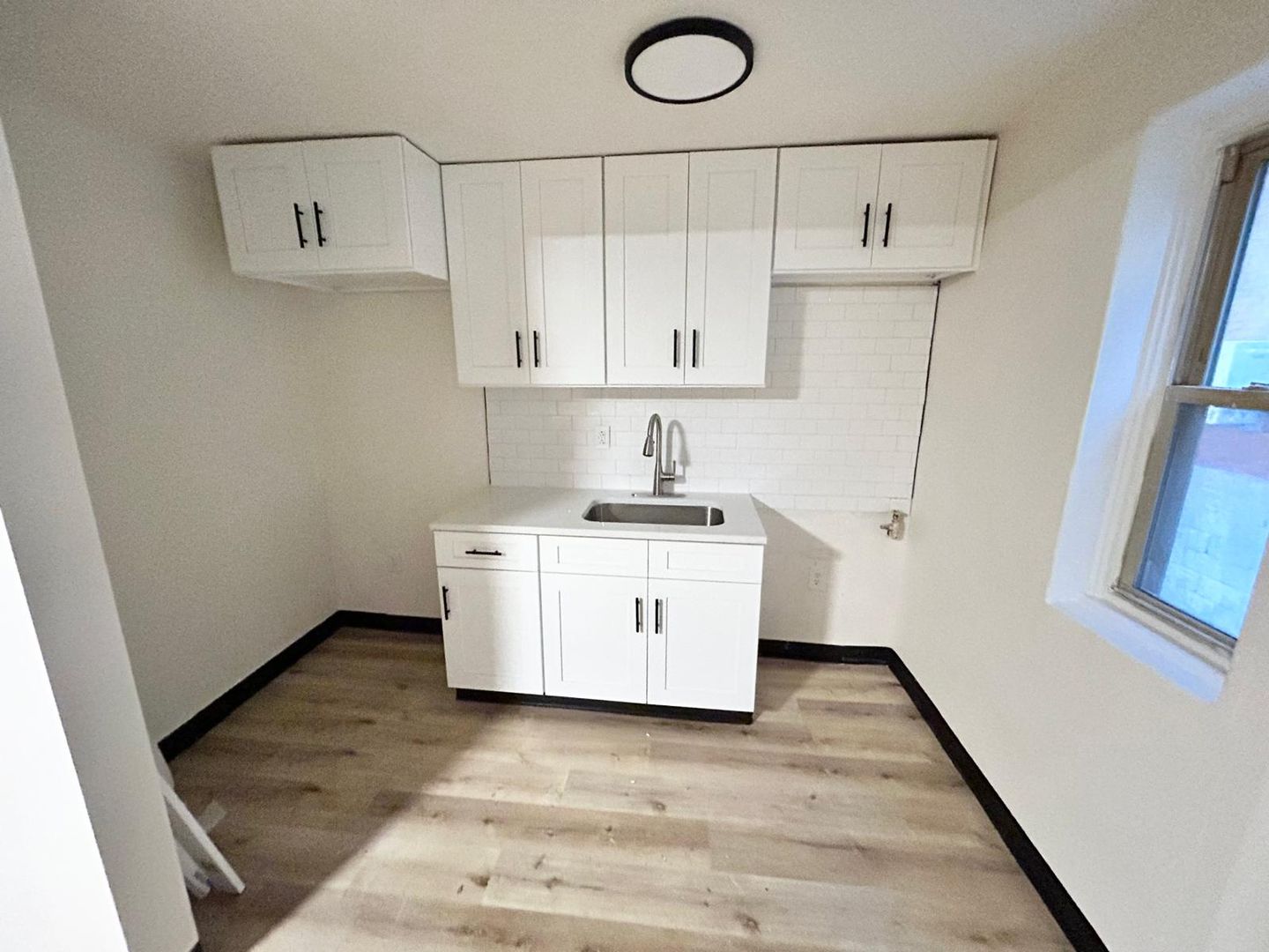 Pittsburgh Apartment: 100-139 W Bellecrest Ave.