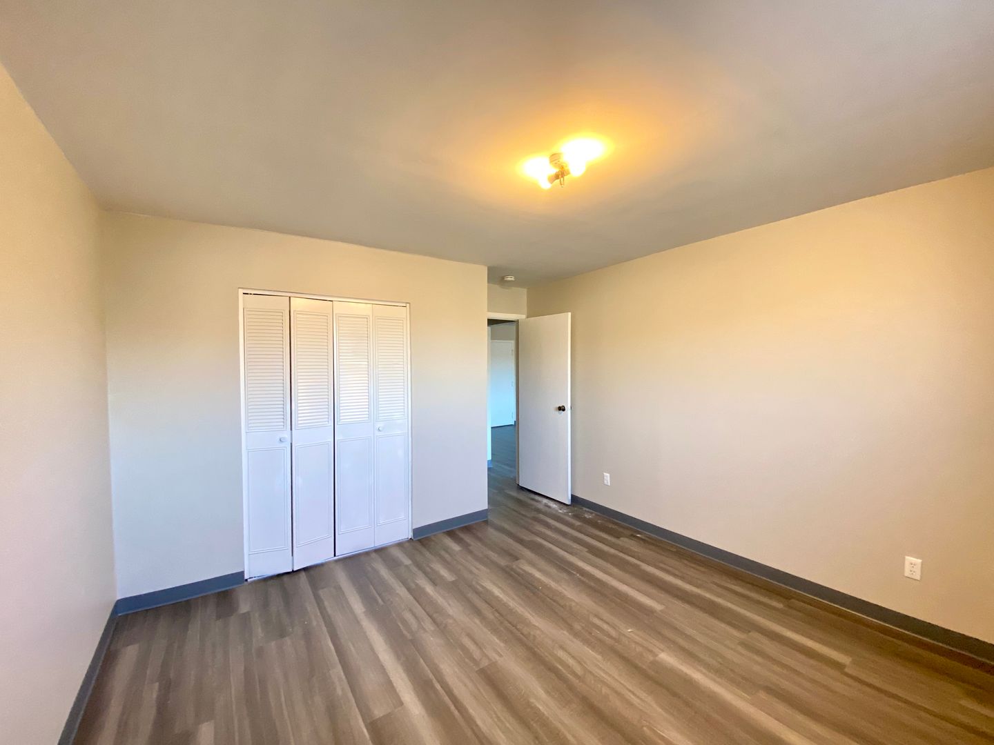 Pittsburgh Apartment: 339 Regis Avenue