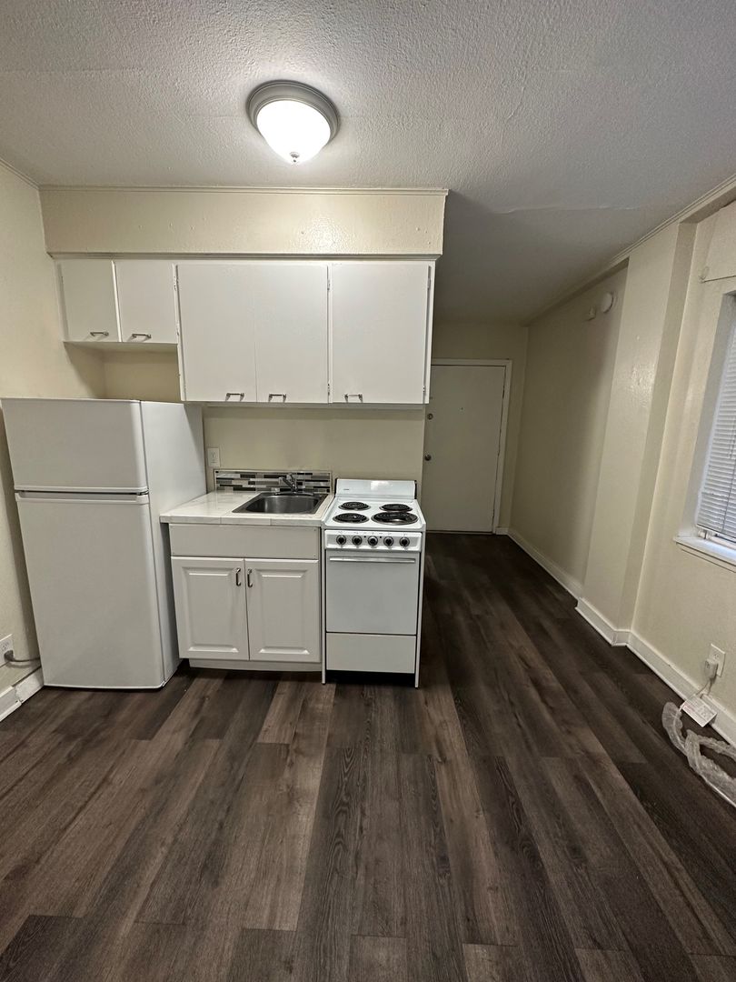 Yakima Apartment: 1021 N 1st Street