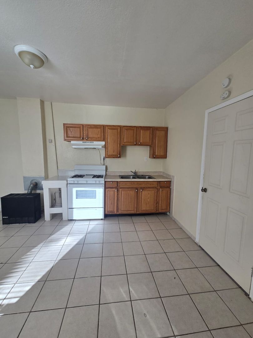 Yakima Apartment: 111 S 7th Street