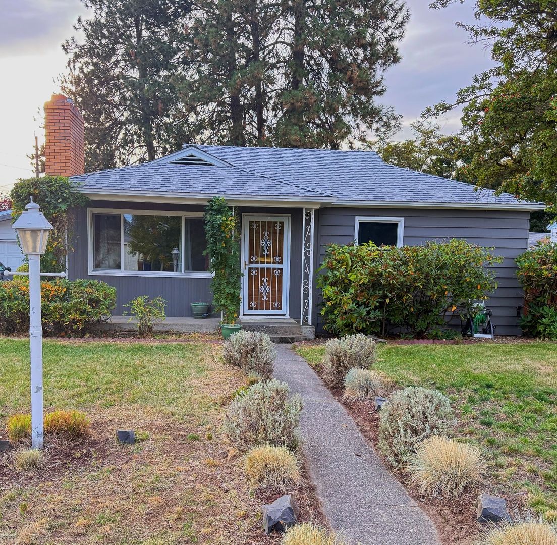 Spokane House: 5817 N Washington St