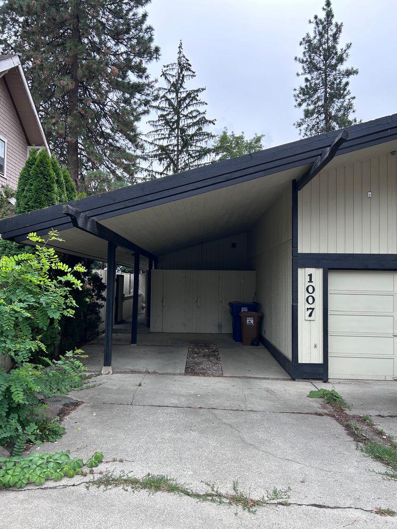 Spokane Apartment: 1007 W. 13th Ave