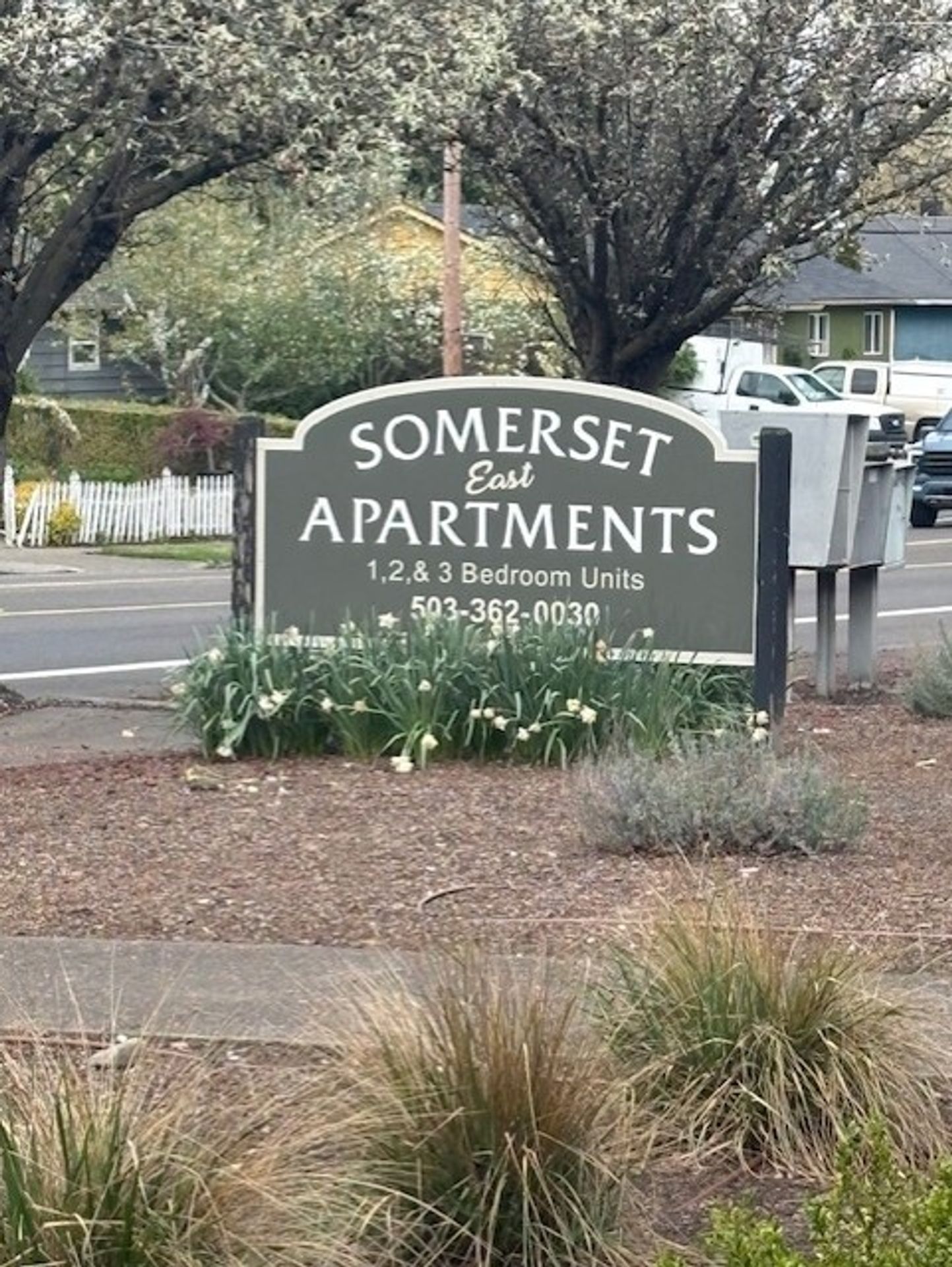 Salem Apartment: 2540 Broadway St NE