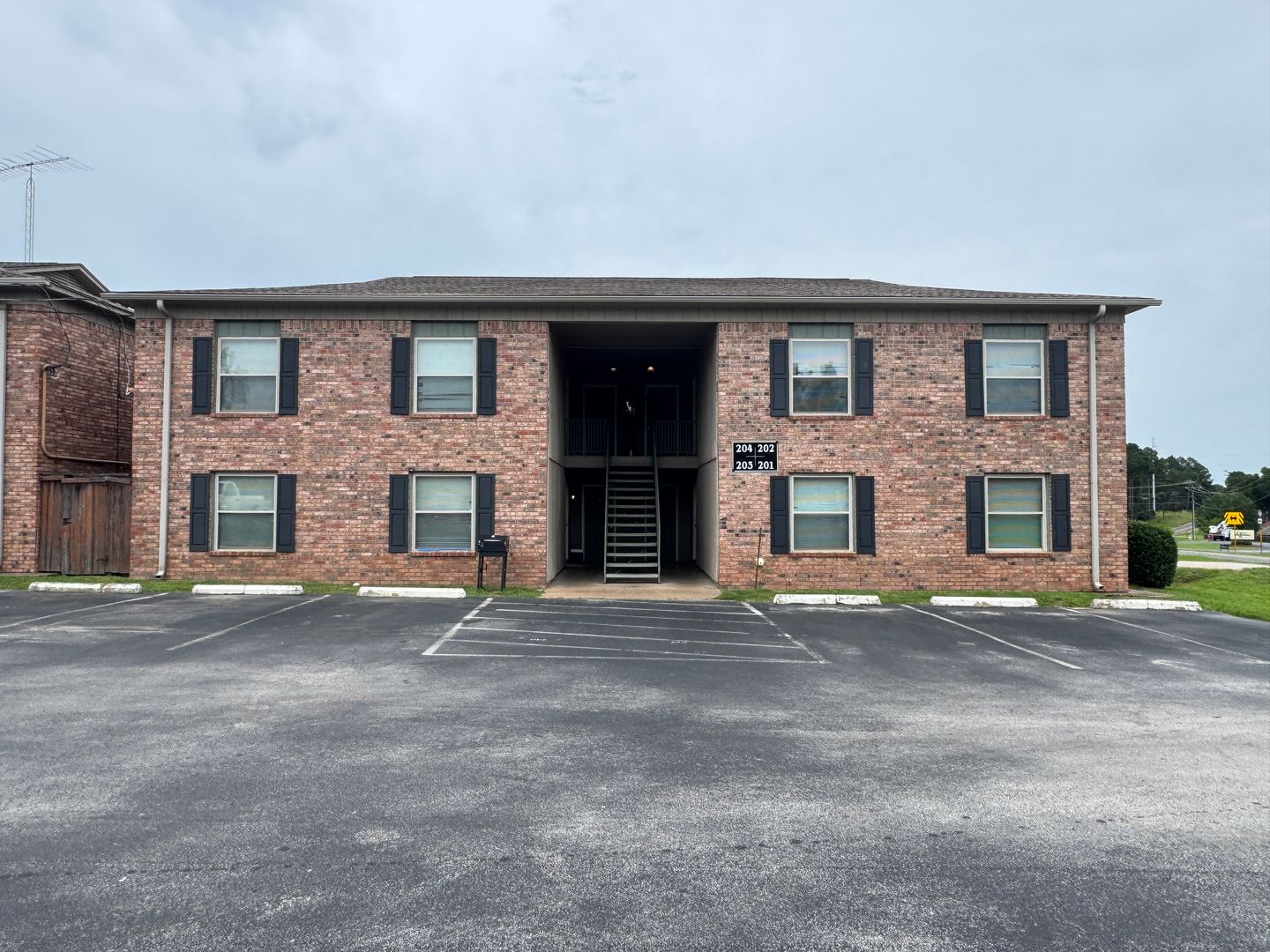 Chandler Apartment: 809 Broad St.