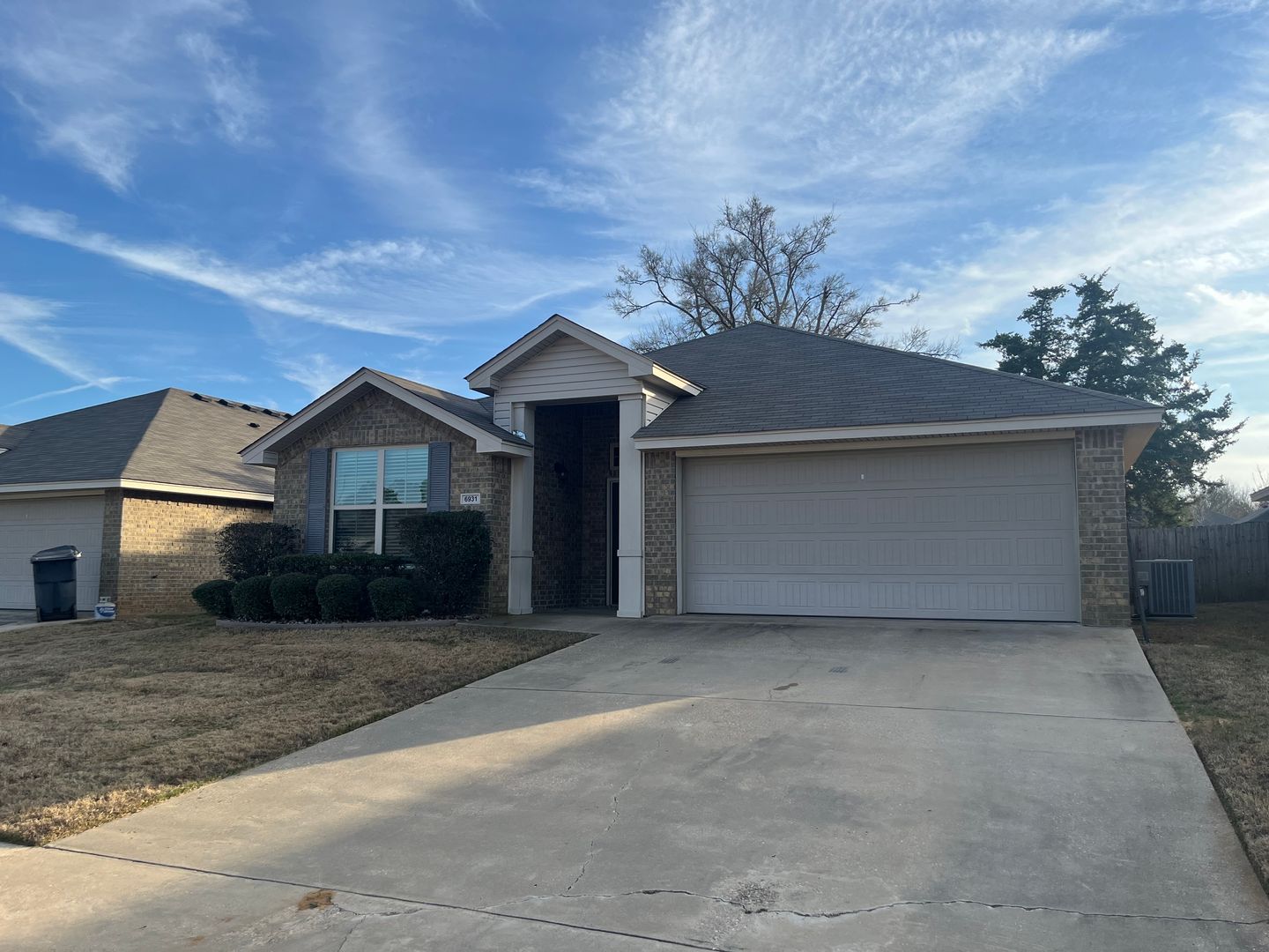 Flint Apartment: 6906 Saga Dr