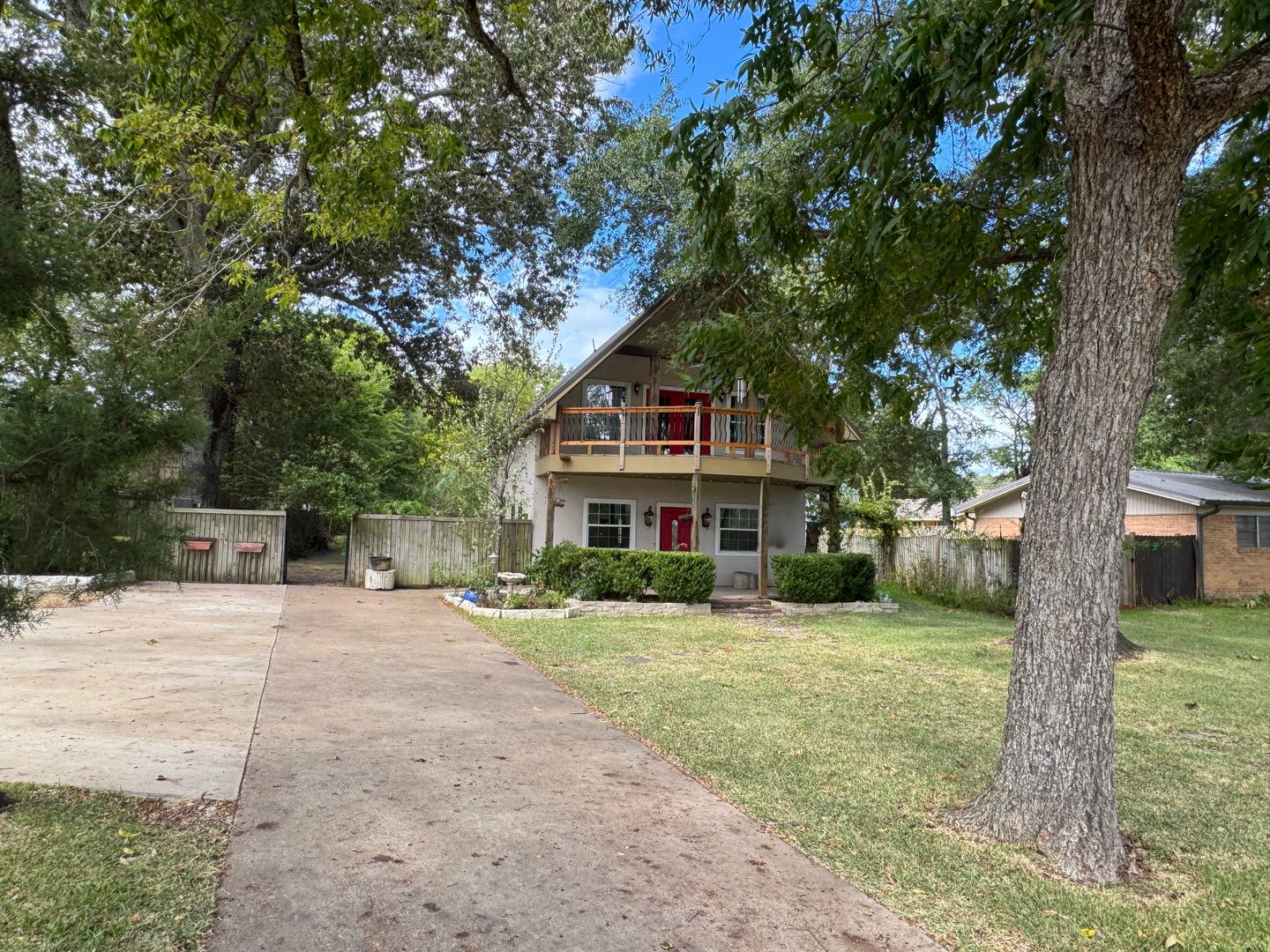 Bullard House: 807 N. Rather Street