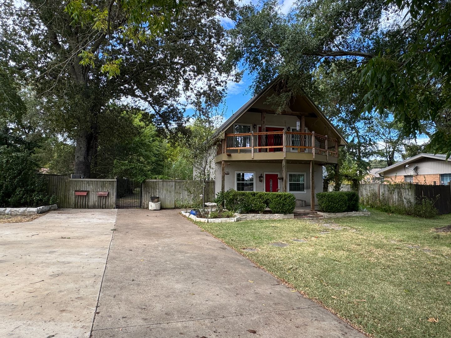 Bullard House: 807 N. Rather Street