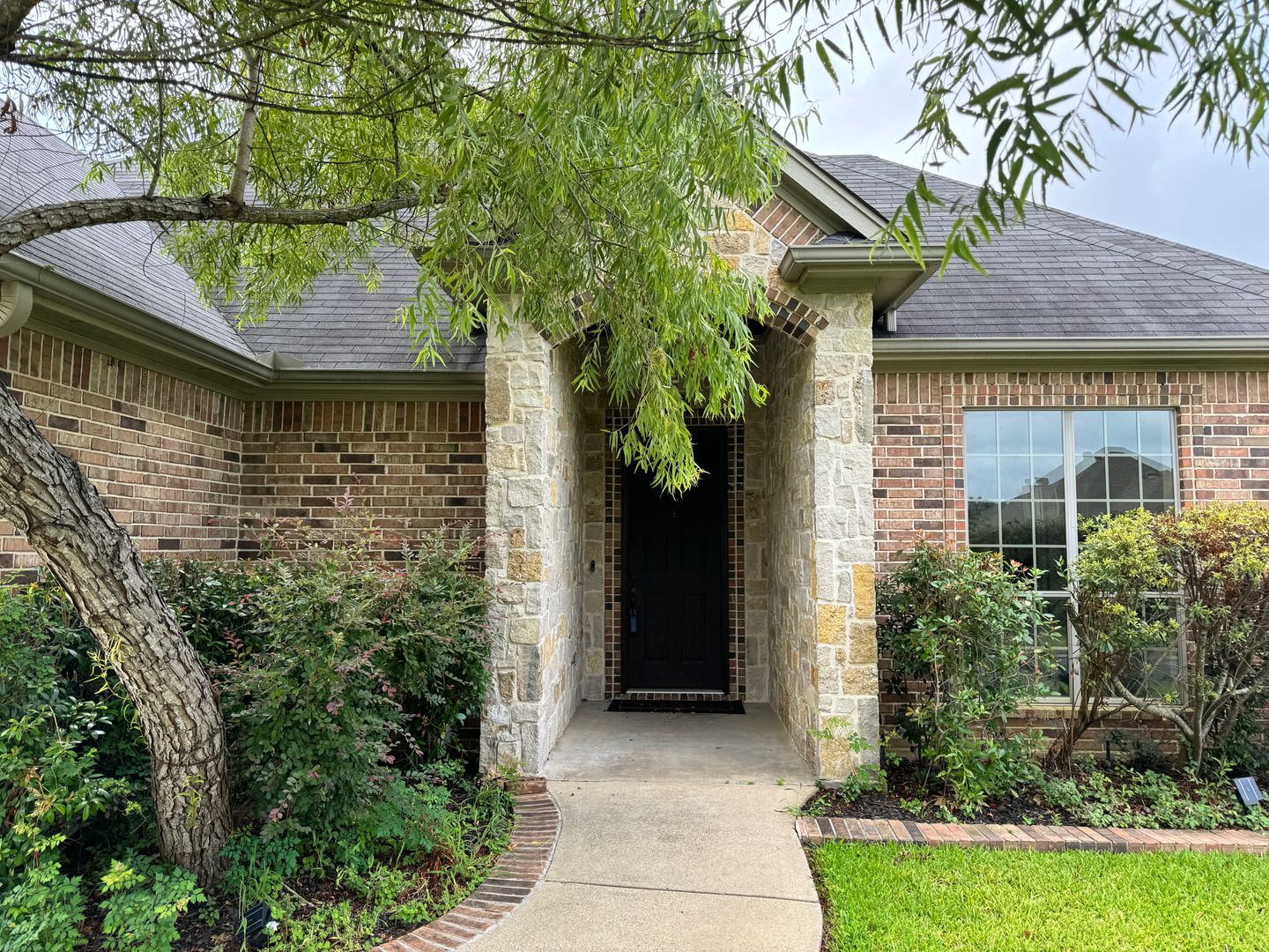 Tyler House: 11865 Poydras