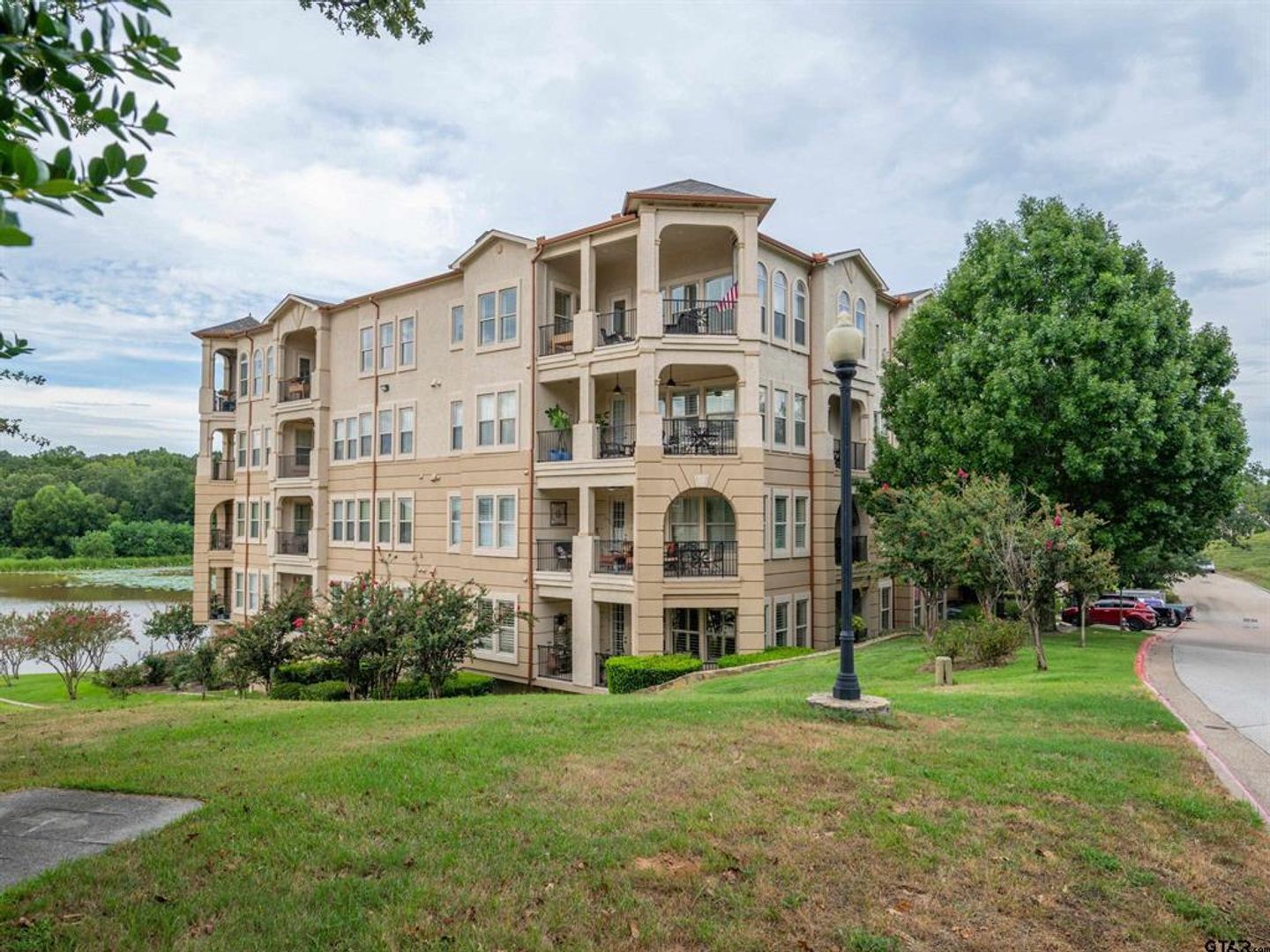 Tyler Condo: 3351 Cascades Court